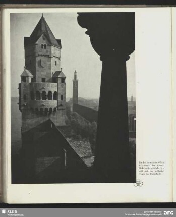 Turm der Messehalle in Köln