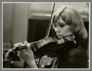 Tajana Grindenko : Portrait der Violinistin Tatjana Grindenko in der Staatsoper Berlin