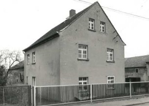 Medingen, Dorfstraße 26. Dreiseithof (1851/1900)