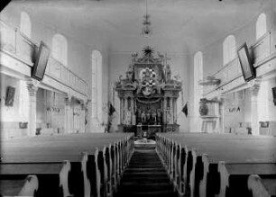 St. Salvatorkirche mit Altar
