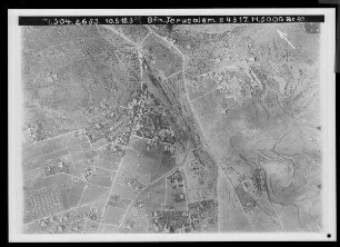 C. Jerusalem, Teilbilder der Alt- und Neustadt (mehr oder weniger Vertikalaufnahmen) mit engem Gesichtsfeld: Bahnhof, Tempel-Kolonie, Aussätzigenheim "Jesushilfe", wie Nummer 805 mit südwestlicher Fortsetzung