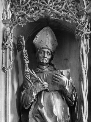 Reliquienaltar : Reliquienaltar. Holz (vor 1518; Schule H. Backoffen). Heiliger Nikolaus im Mittelschrein. Babenhausen Kreis Dieburg, Stadtpfarrkirche (Ehemals Sankt Nikolaus)