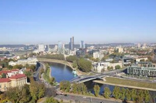 Vilnius - Stadtübersicht : Stadtübersicht, vorne der Neris-Fluss. Aufgenommen am 9. Oktober 2010 in Vilnius