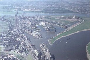 Rhein vor dem Ausbau 1962 bei Düsseldorf