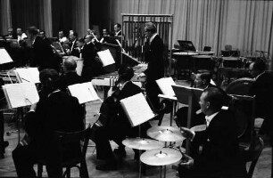 Donaueschingen: Donaueschinger Musiktage; Orchester mit Schlagzeuggruppen; Roman Haubenstock-Ramati