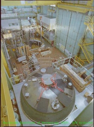 Blick in die Versuchshalle des Instituts für Technische Physik (ITP)