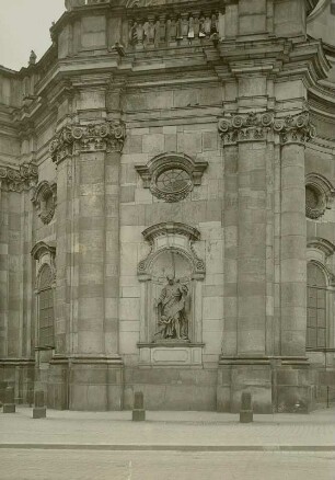Dresden, Hofkirche : Dresden-Altstadt. Katholische Hofkirche. Ostseite, Ergeschoss, 2. Nische links: St. Matthäus Evangelista