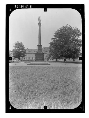 Denkmal für die Befreiungskriege von 1813 bis 1815 : Denkmal für die Befreiungskriege von 1813 bis 1815. Eisenguß; Höhe 13 m (1863-1865; A. Wolff nach Entwurd von H. Willebrand). Güstrow, Franz-Parr-Platz