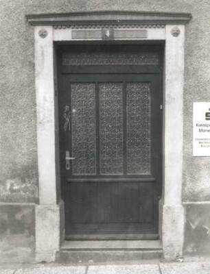 Marienberg, Scheffelstraße 4. Wohn- und Geschäftshaus. Portal