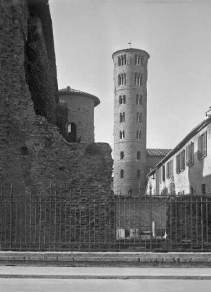 Sant' Apollinare Nuovo — Campanile