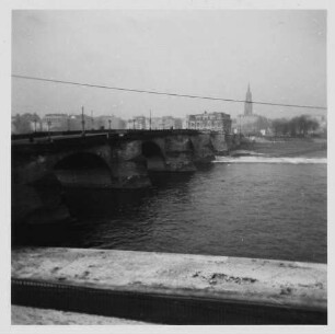 Dresden-Altstadt, Terrassenufer. Blick über die Georgij-Dimitroff-Brücke (Augustusbrücke) zum Neustädter Ufer