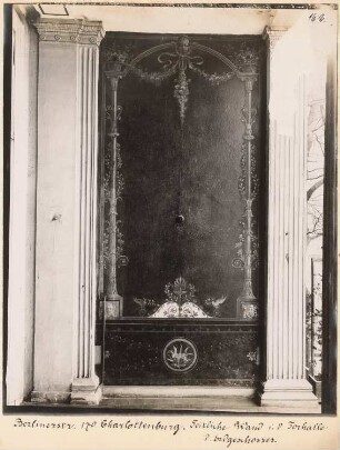 Villa Bleichröder, Berlin-Charlottenburg: Detail Wanddekoration im Vestibül (aus: Julius Kohte, Alt-Berlin, Bauwerke in Berlin und Charlottenburg, aufgenommen 1907-1914)