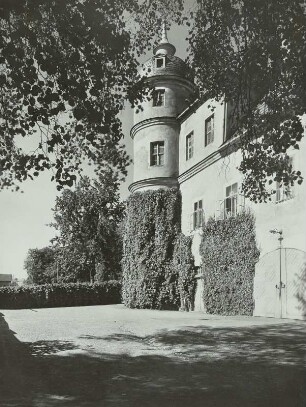 Reichstädt, Schloss, Westflügel mit Turm