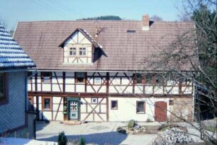 Blick auf die Rückseite der "Hügelsburg", Hof