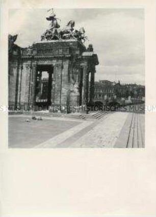 Das zerstörte Berlin - Blick auf das Berliner Schloss