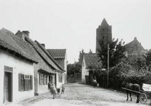 Riesenburg, Kirchstraße : Riesenburg (Prabuty/Polen). Kirchstraße. Blick zur Pfarrkirche von Süden