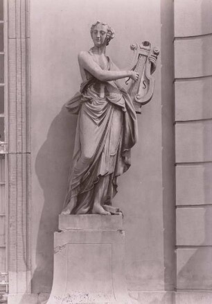 Die Harmonie. Park Sanssouci, Ostflügel Bildergalerie : Heymüller, Gottlieb: Die Harmonie. Marmorstatue. 1758/1760. Bildergalerie Schloss Sanssouci, Ostflügel