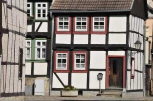 Quedlinburg - Sanierte Fachwerkhäuser : Sorgsam sanierte historische Fachwerkhäuser in der Ballstraße. Aufgenommen in Quedlinburg am 17. Juli 2012