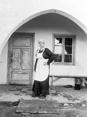 Unterhaltung bei Abteilung 304: Mann in Frauenkleidern Weihnachten 1917