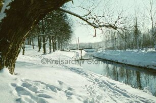 Beste: hinten Fußgängerbrücke: links Kurpark: rechts hinter Büschen Haus: Winter