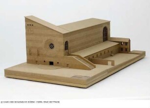 Frauenfriedenskirche - Wettbewerbsmodell des Gesamtgebäudes mit Umgebungsmodell