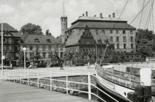 Kiel, Schloss, Ansicht mit Marstall von Südosten