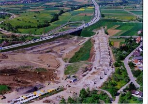 Abbruch des alten Aichelbergviadukts Trassierung in der Luftaufnahme