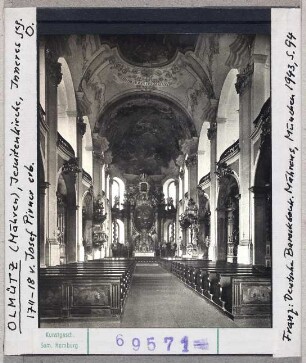 Olmötz: Jesuitenkirche, Inneres, Blick zur Eingangsseite