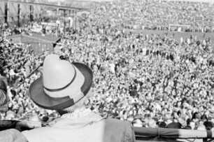 Protestkundgebung am 24. Juni 1948 auf dem Hertha Sportplatz im Bezirk Wedding zur Berlin-Blockade