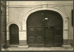 Herrengasse 4, Tor
