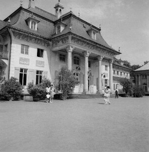 Dresden-Pillnitz. Schloß (1720-1725, M. D. Pöppelmann; 1788-1791, J. D. Schade). Bergpalais, Hofseite
