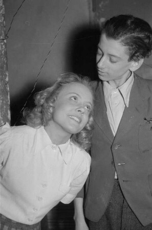 Szenenbilder aus dem Stück "Pünktchen und Anton" von Erich Kästner, aufgeführt bei einem Gastspiel in der Jugendbühne in der Scala in Berlin