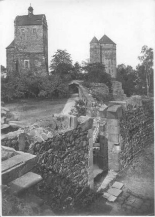 Stolpen. Burg. Seigerturm (um 1509) und Johannisturm (auch Coselturm; 1509) von Südwest