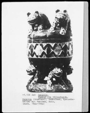 Speisebehälter der Bangulewe mit Pantherfiguren