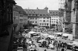 Freiburg: Münsterplatz vom Kaufhausbalkon