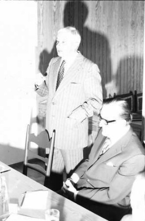 Kehl: Hafensiloturm; Regionalverband Südlicher Oberrhein, Pressefahrt mit Minister Eduard Adorno; Pressekonferenz im Hafen