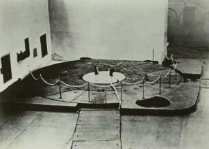 Atomwerk in der Sowjetunion. Atommeiler (Reaktor). Durchmesser des oberen Teiles. Der Atommeiler befindet sich hinter einem starken Schutzmantel aus Beton.