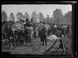 Die Feldküche bei Biwak bei Fontenoy (Fontenoy-la-Joûte?, Dep. Meurthe-et-Moselle, Frankreich)