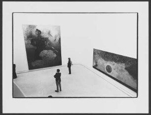 Museum : Guggenheim Museum, New York, Besucher in einem der Ausstellungssäle