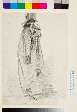 Ein stehender Mann mit Zylinder und umgehängtem Mantel
