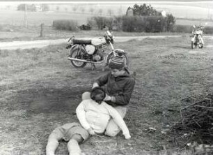Hexenbrennen in Wuischke : Gesellschaftliche Volkskultur - Frühling. Ort: Wuježk / Wuischke. Hexenbrennen - Vorbereitung der Hexe