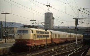 Stuttgart Hbf. Lok 103 113 IC UIC-X-Wagen