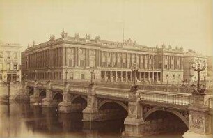 Friedrichsbrücke und Börse, von der Nationalgalerie aus gesehen