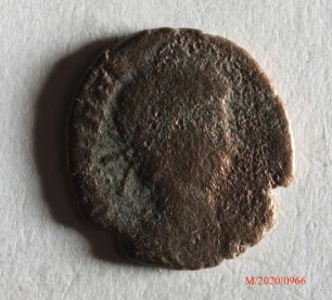Römische Münze, Nominal Follis, Prägeherr Constans, Prägeort nicht bestimmbar, Original