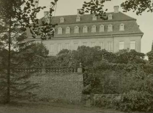 Dahlen, Gartenseite des Schlosses