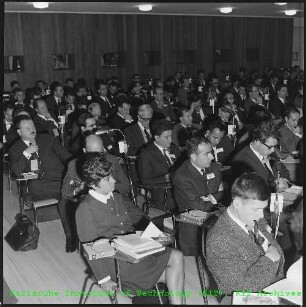 Symposium der International Atomic Energy Agency (IAEA) zum Thema "Fast Reactor Physics and Related Safety Problems" am Kernforschungszentrum Karlsruhe (KfK)