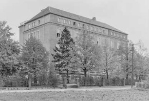 Sorbisches Institut für Lehrerbildung in Bautzen : Bautzen. Sorbisches Insitut für Lehrerbildung, Friedrich-List-Straße. Ansicht von der Flinzstraße aus