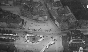 Dresden-Neustadt. Stadtansicht mit Hauptstraße und Neustädter Markt. Luftbild-Schrägaufnahme von Westen