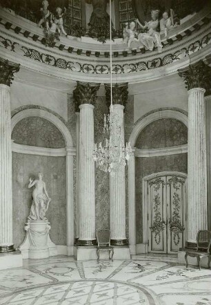 Schloß Sanssouci, Marmorsaal