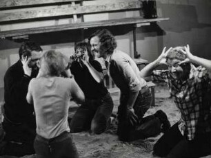 Sandkastenspiele: Dieter Kursawe, Doris Meinokat, Jörg Friedrich, Christine Oesterlein, Helge Henning